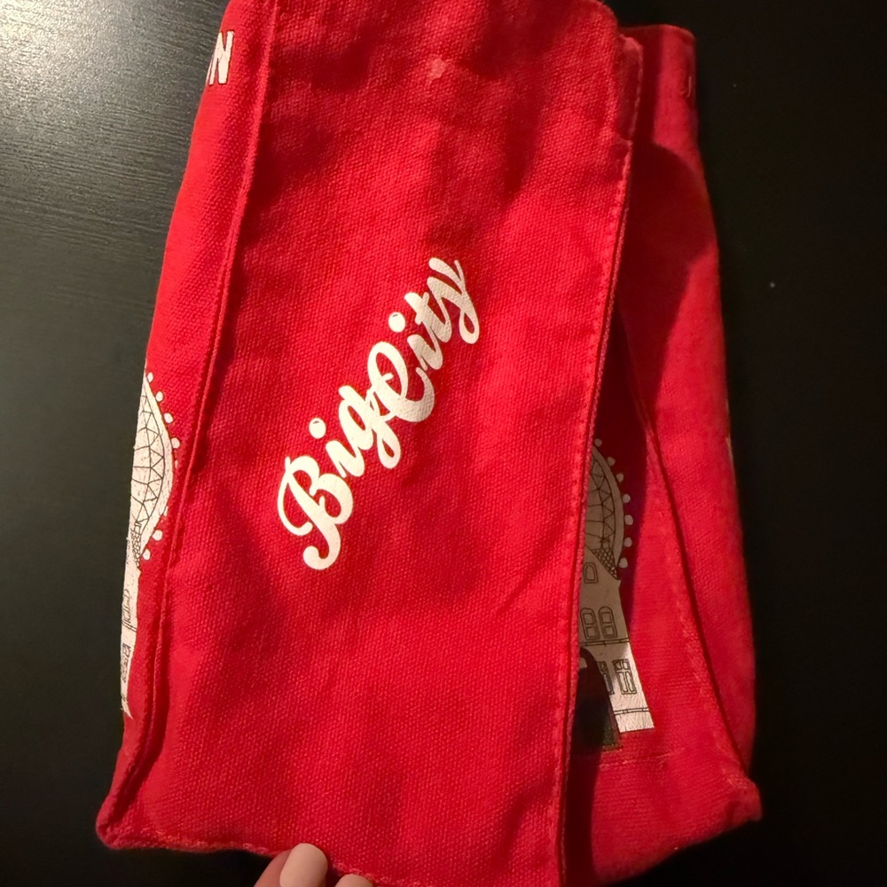 BIG CITY “LONDON” lunch tote NWT. Cotton canvas lined in red and white stripe - Picture 4 of 7